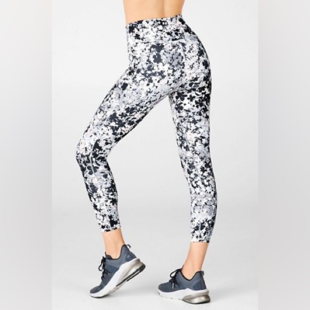 Define PowerHold® High-Waisted Capri